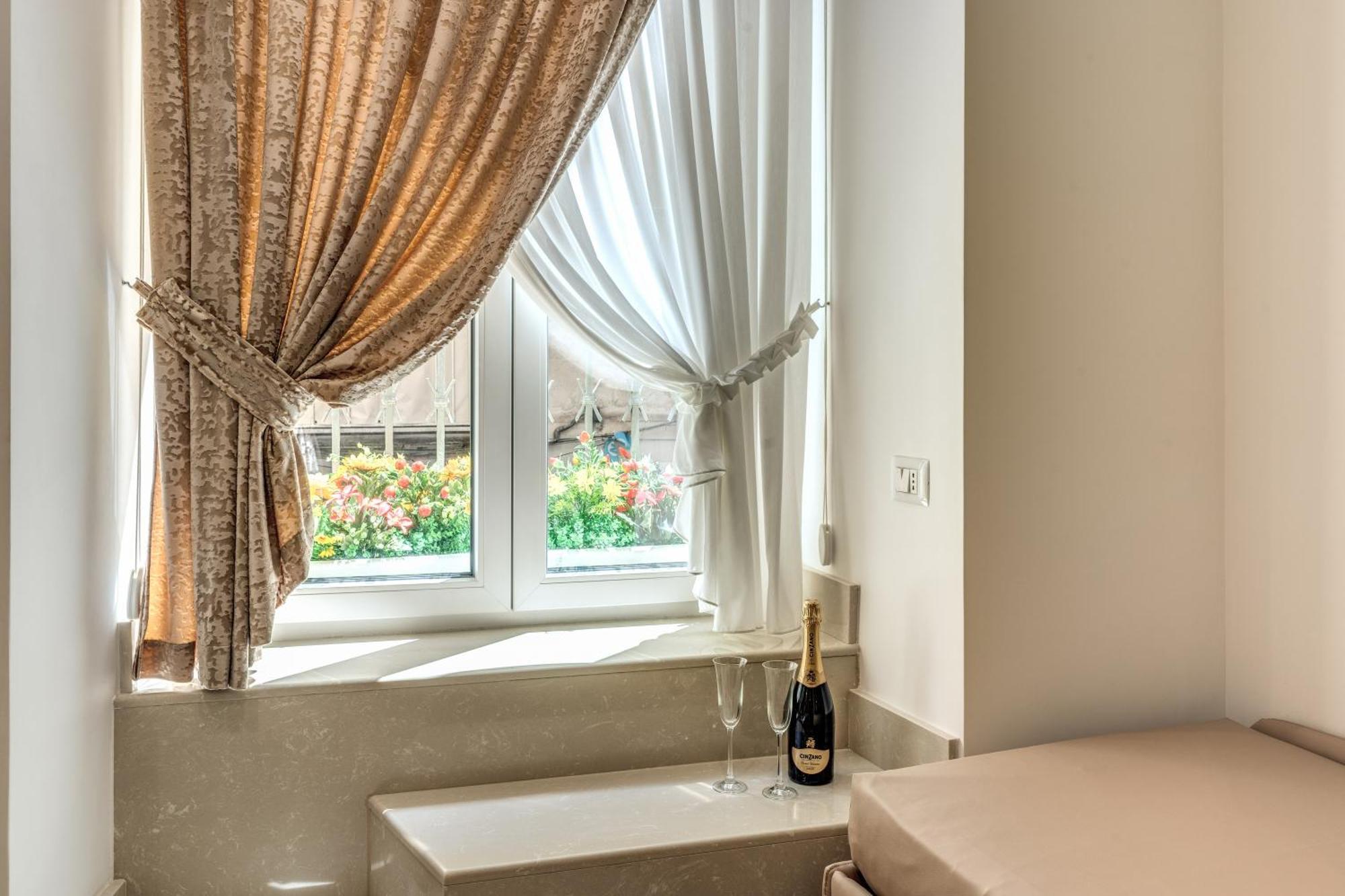 Hotel Le Stanze Di Venere Napoli Esterno foto